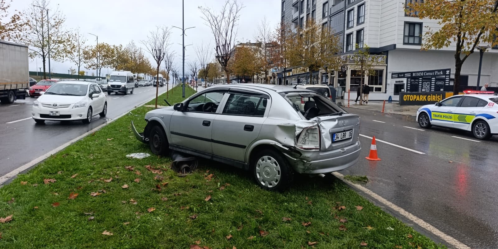 Tekirdağ Çerkezköy'de Otomobil ile Pikap Çarpıştı: 3 Yaralı