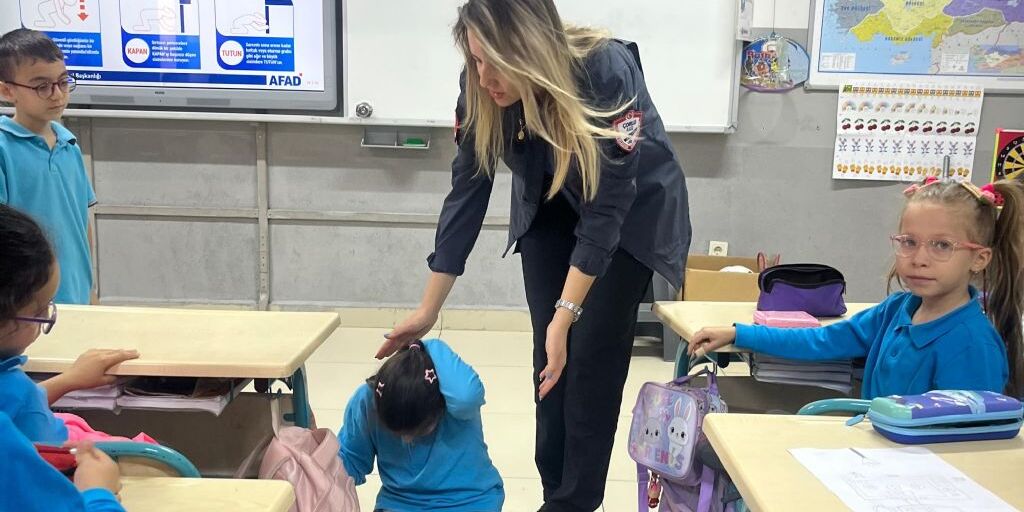 Tekirdağ Çorlu Belediyesi’nden Öğrencilere Afet Farkındalık Eğitimi