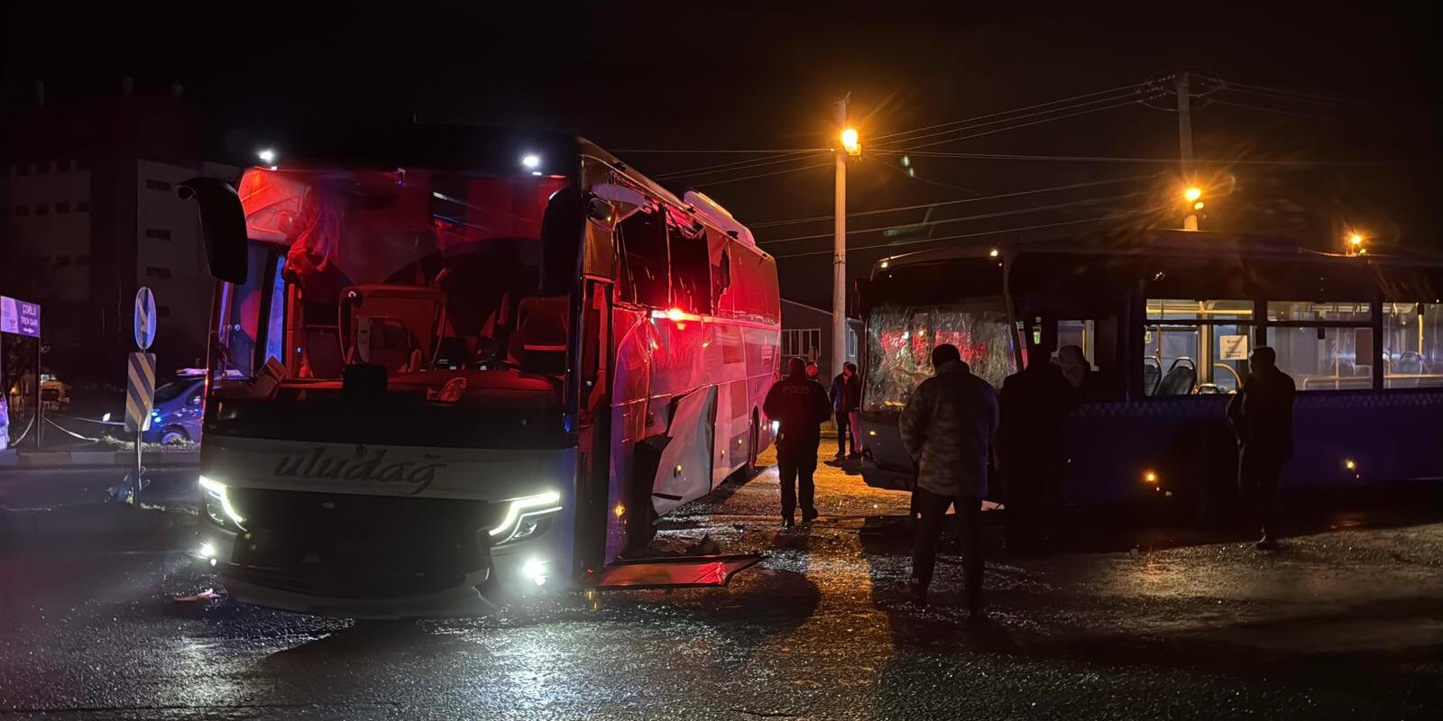 Tekirdağ Çorlu’da Halk Otobüsü ile Yolcu Otobüsü Çarpıştı: 9 Yaralı